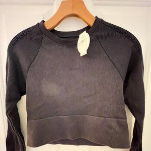 OFFLINE By Aerie Big Chill Seamless Crop Long Sleeve T-Shirt Size Medium